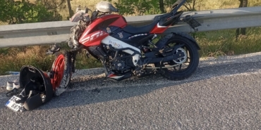 usakta-motosiklet-kamyona-arkadan-carpti-1-olu-tKsHexbw.jpg