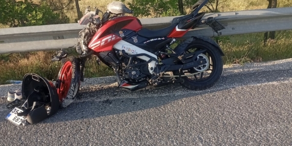 usakta-motosiklet-kamyona-arkadan-carpti-1-olu-tKsHexbw.jpg