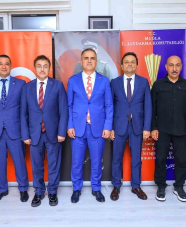 vali-akbiyik-tayini-cikan-yargi-mensuplari-icin-duzenlenen-veda-programina-katildi-CYPxyymZ.jpg