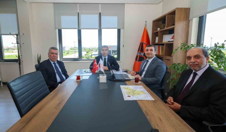 vali-aktas-karayollari-yatirimlariyla-ilgili-bilgilendirildi-zknV7hnh.jpg