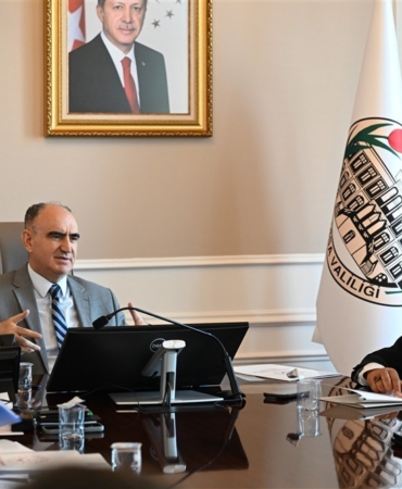 vali-ozkan-guclu-aile-guclu-toplum-ve-guclu-devlet-anlayisinin-temelini-olusturmaktadir-TaJ39Srx.jpg