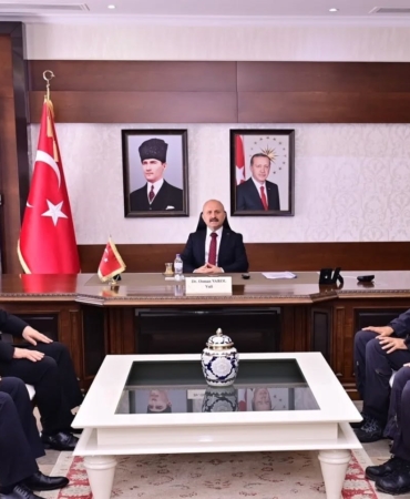 vali-varol-jandarma-vatandaslarimizin-can-ve-mal-guvenliginin-teminatidir-T3p8SFJ2.jpg