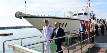 vali-varol-kusadasinda-deniz-guvenligi-faaliyetlerini-inceledi-fU2u7g1s.jpg