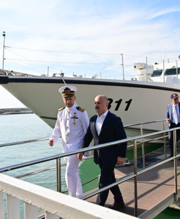 vali-varol-kusadasinda-deniz-guvenligi-faaliyetlerini-inceledi-fU2u7g1s.jpg