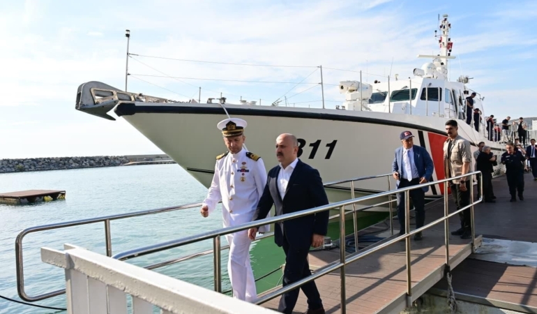 vali-varol-kusadasinda-deniz-guvenligi-faaliyetlerini-inceledi-fU2u7g1s.jpg