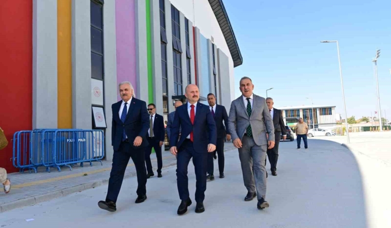 vali-varol-soke-genclik-ve-spor-kompleksinde-incelemelerde-bulundu-G3gtU2ET.jpg