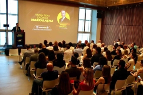 yapay-zeka-caginda-markalasma-izmirde-masaya-yatirildi-eYK3m6jQ.jpg