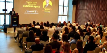yapay-zeka-caginda-markalasma-izmirde-masaya-yatirildi-eYK3m6jQ.jpg