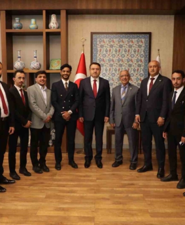 yemenli-heyet-kutahyada-CcH8kWBQ.jpg