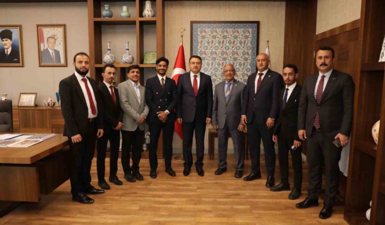 yemenli-heyet-kutahyada-CcH8kWBQ.jpg
