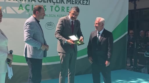yesilay-onursal-baskani-nuri-cetin-genclige-yapilan-yatirim-gelecege-yapilan-yatirimdir-fFcqJqPH.jpg