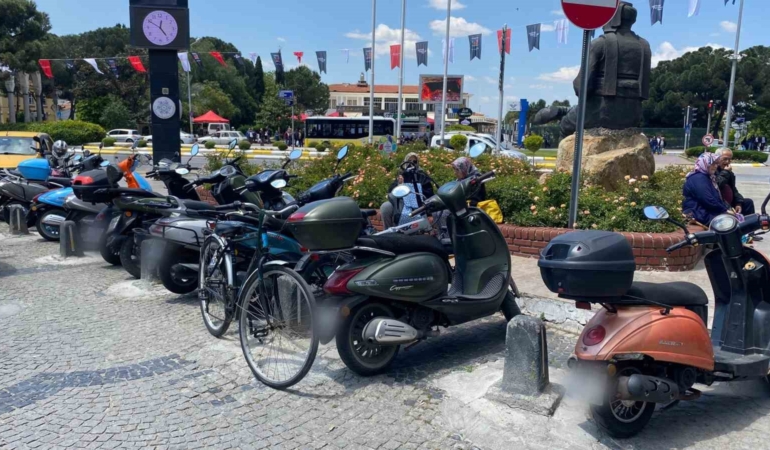yogun-trafikten-kacan-vatandaslar-motosiklete-yoneliyor-cezk8RZR.jpg