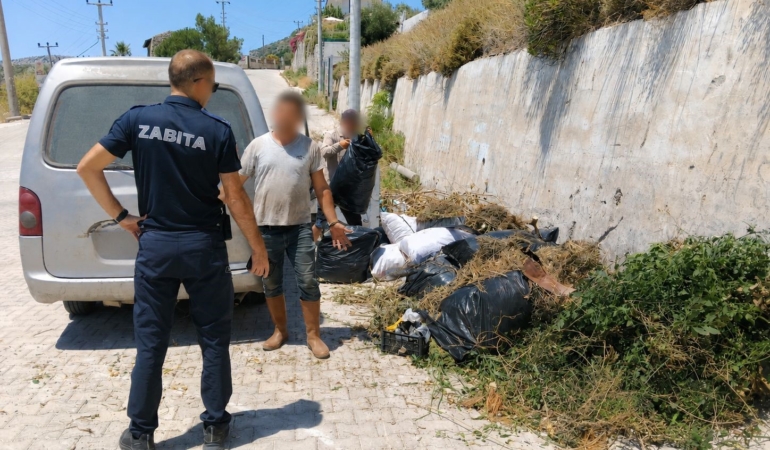yol-kenarina-atik-birakanlara-cezai-islem-uygulandi-9wuRuApt.jpg