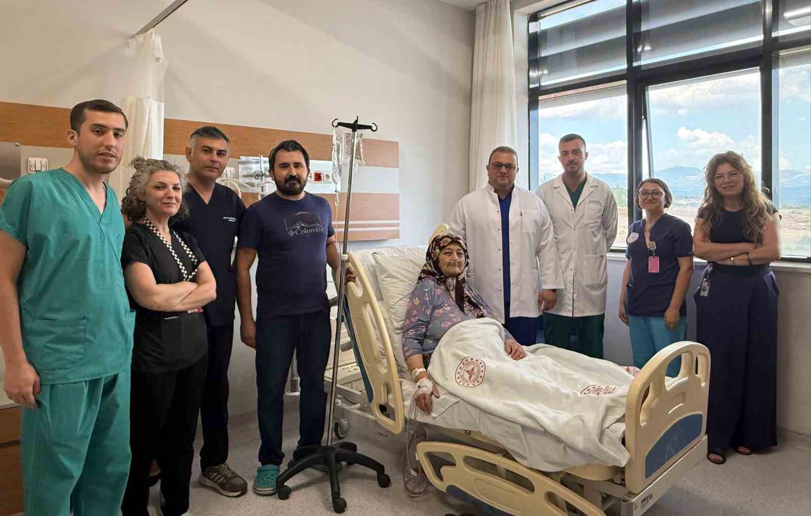 yuksek-riskli-hastaya-bolgesel-anastezi-ile-operasyon-MrwSb7Qs.jpg