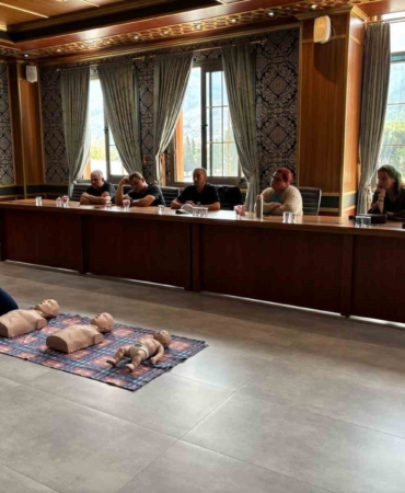 yunusemre-belediyesi-personeline-ilkyardim-egitimi-HBPmuiUy.jpg