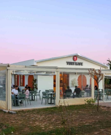 yurt-kafe-ve-isikli-parki-ogrencilerin-yeni-bulusma-noktasi-oldu-xq6Yz1G6.jpg