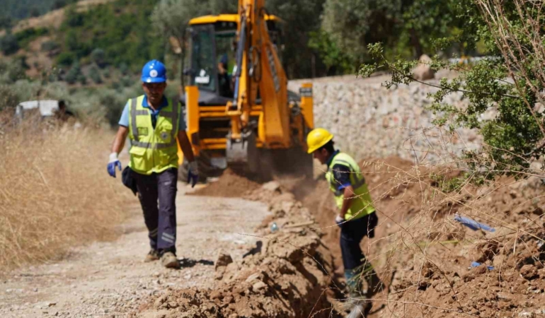 zeytinkoy-mahallesinde-icme-suyu-hatlari-yenileniyor-9q3MY59Q.jpg