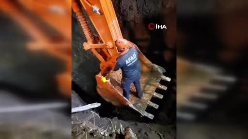 12-metrelik-olum-cukurunda-18-saatlik-nefes-kesen-mucadele-kamerada-ALfUrFTs.jpg