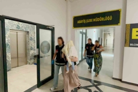 16-milyon-liralik-hirsizligin-suphelisi-kadinlar-adliyeye-bebekleriyle-sevk-edildi-FVeGyE3v.jpg