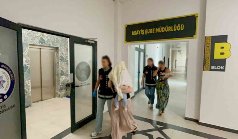 16-milyon-liralik-hirsizligin-suphelisi-kadinlar-adliyeye-bebekleriyle-sevk-edildi-FVeGyE3v.jpg