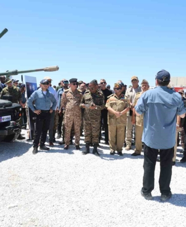 24-ulkenin-askeri-yetkilileri-canli-izledi-tolga-kamikaze-iha-ve-dron-saldirilarini-basariyla-durdurdu-Qj8dIm5p.jpg