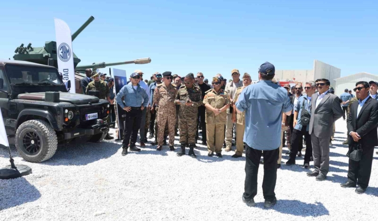 24-ulkenin-askeri-yetkilileri-canli-izledi-tolga-kamikaze-iha-ve-dron-saldirilarini-basariyla-durdurdu-Qj8dIm5p.jpg