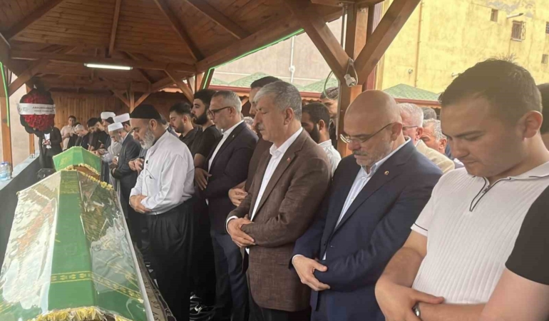 3-ay-sonra-dugunu-olacakti-baba-ve-ogul-gozyaslariyla-son-yolculuguna-ugurlandi-se18PbhD.jpg
