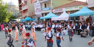 30-kizilcaboluk-kultur-sanat-tekstil-ve-moda-festivali-coskuyla-basladi-FuJbaZs8.jpg