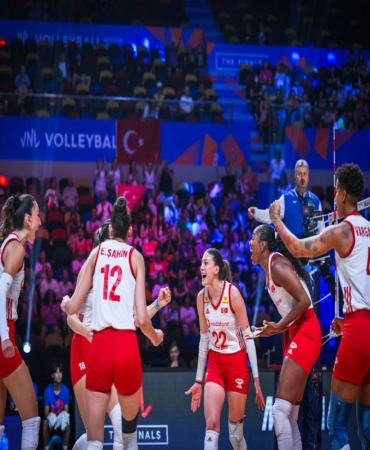 A MİLLİ KADIN VOLEYBOL TAKIMI, MİLLETLER LİGİ'NDE YARI FİNALE YÜKSELDİ 2026 VOLEYBOL MİLLETLER LİGİ: TÜRKİYE: 3 - KANADA: 1