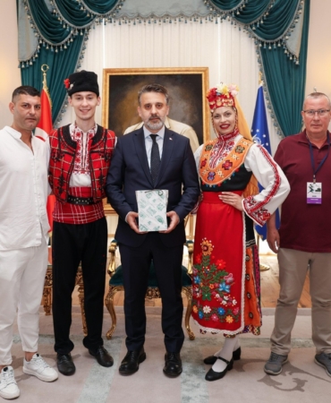 ALTIN KARAGÖZ EKİPLERİNDEN BAŞKAN VEKİLİ BİBA'YA ZİYARET