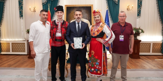 ALTIN KARAGÖZ EKİPLERİNDEN BAŞKAN VEKİLİ BİBA'YA ZİYARET