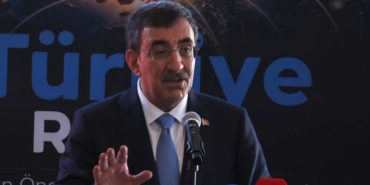 CUMHURBAŞKANI YARDIMCISI YILMAZ: "GEÇEN YIL İTİBARİYLE, NOMİNAL DOLAR BAZINDA DÜNYANIN 16. BÜYÜK EKONOMİSİYİZ" "ÇOK GÜÇLÜ BİR SAVUNMA SANAYİ OLUŞTURMUŞ DURUMDAYIZ"