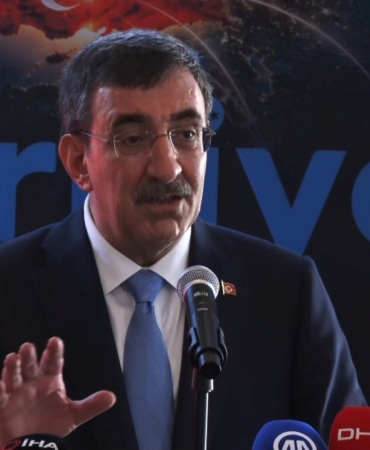 CUMHURBAŞKANI YARDIMCISI YILMAZ: "GEÇEN YIL İTİBARİYLE, NOMİNAL DOLAR BAZINDA DÜNYANIN 16. BÜYÜK EKONOMİSİYİZ" "ÇOK GÜÇLÜ BİR SAVUNMA SANAYİ OLUŞTURMUŞ DURUMDAYIZ"