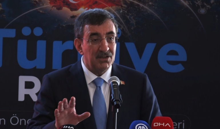 CUMHURBAŞKANI YARDIMCISI YILMAZ: "GEÇEN YIL İTİBARİYLE, NOMİNAL DOLAR BAZINDA DÜNYANIN 16. BÜYÜK EKONOMİSİYİZ" "ÇOK GÜÇLÜ BİR SAVUNMA SANAYİ OLUŞTURMUŞ DURUMDAYIZ"