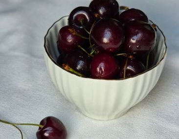 Adana'da kirazlar kışlık çerez haline getiriliyor
