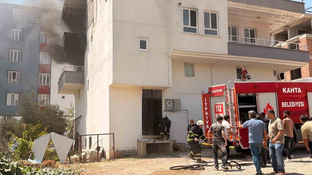 Adıyaman'da inşaat işçilerinin kaldığı evde yangın çıktı
