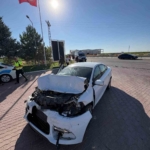 Aksaray'da otomobil kamyona çarptı: 5 yaralı