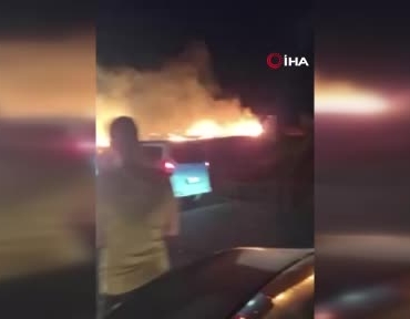 Antalya'da çıkan yangın sera ve mezarlığa sıçradı