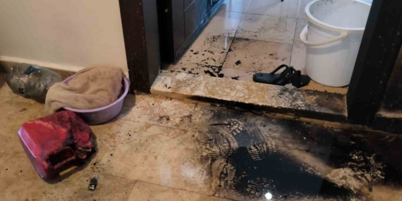Antalya'da eski kız arkadaşının kapısını ateşe veren şahıs aranıyor