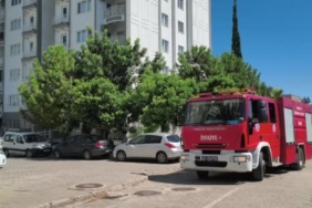 Antalya'da eski sevgilisinin kapısını ateşe veren şahıs aranıyor