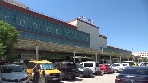 Antalya'da hastane önünde evsiz adamın cansız bedeni bulundu