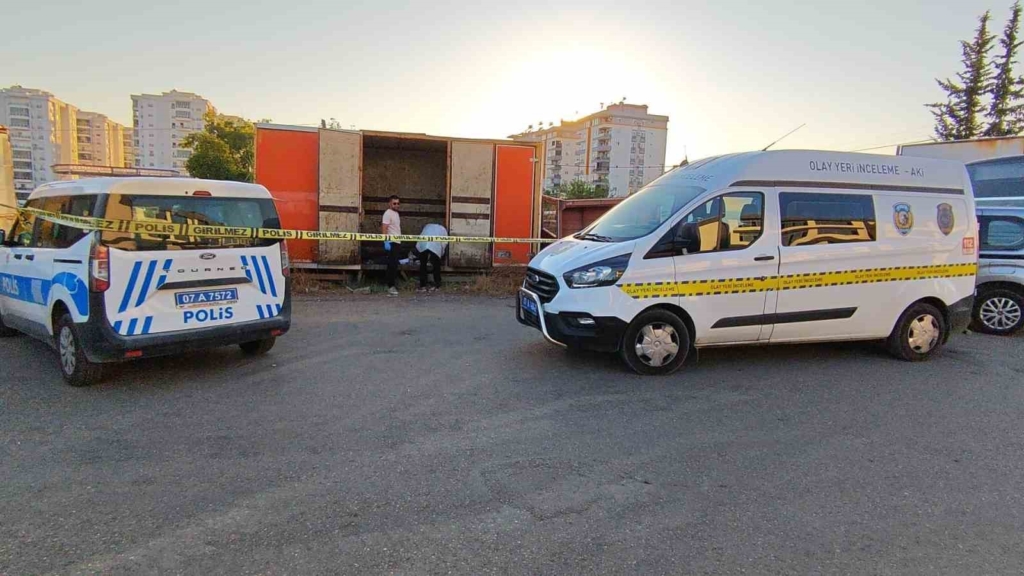 Antalya'da konteyner yanında yaşlı adam ölü bulundu