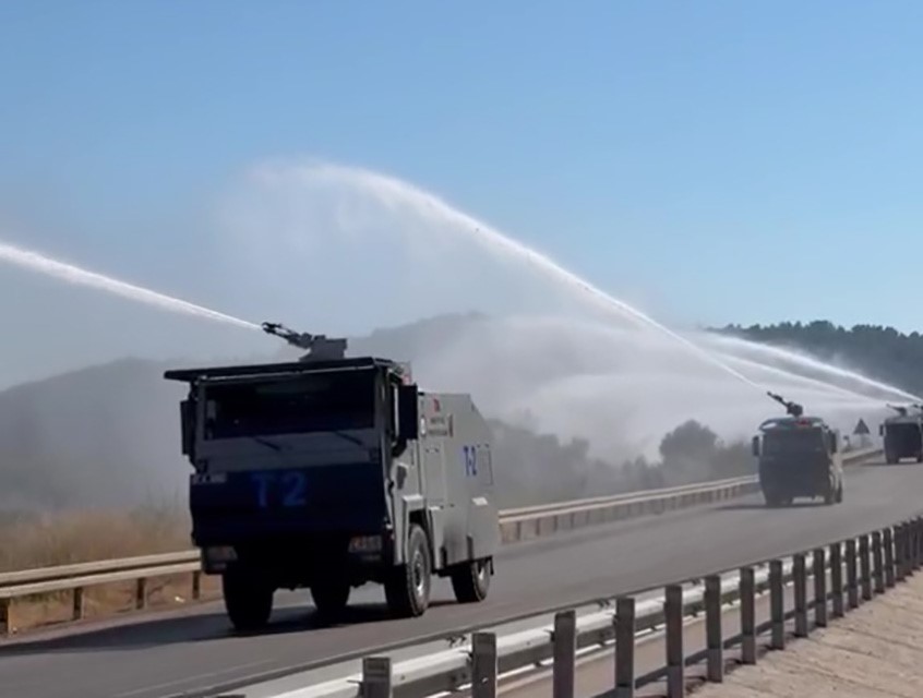 Antalya'daki orman yangınında TOMA'lar aktif rol aldı