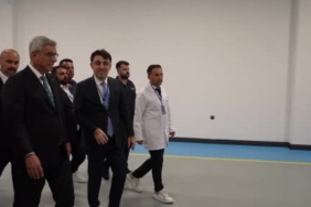 Bakan Memişoğlu, Batman'da yerli mekanik ventilatör tesisini ziyaret etti