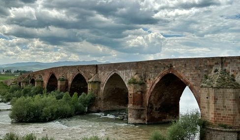 Bakan Uraloğlu, 1500 Yıllık Sangarios Köprüsü'nü Yeniden Açtı
