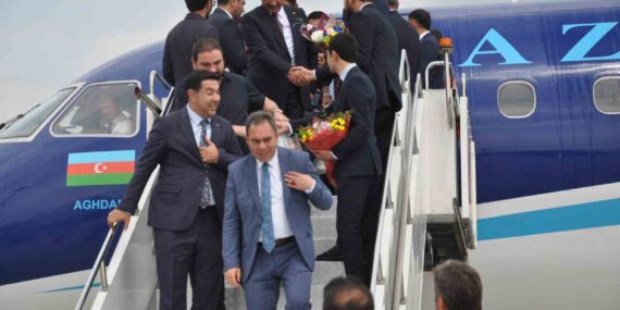Bakü-Kars direkt uçak seferleri başladı