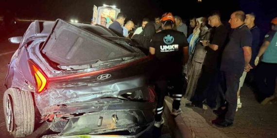 Bingöl'de iki otomobilin çarpışması sonucu 4 kişi yaralandı