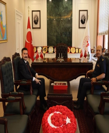 BOĞAZ VE GARNİZON KOMUTANI BİÇEN İLE KAYMAKAM ACAR'DAN GÖKÇEADA DEĞERLENDİRMESİ