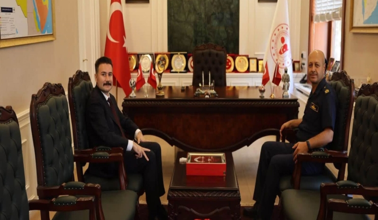 BOĞAZ VE GARNİZON KOMUTANI BİÇEN İLE KAYMAKAM ACAR'DAN GÖKÇEADA DEĞERLENDİRMESİ