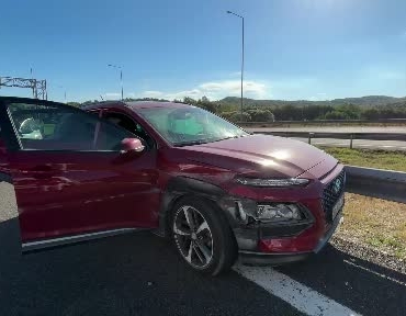 Bolu Dağı Tüneli'nde otomobil bariyerlere çarptı, 2 yaralı